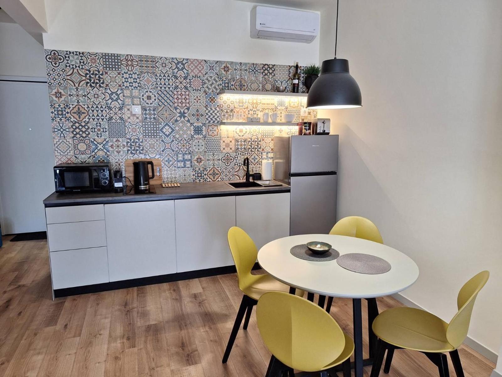 C.15 Vardan's Apartment *